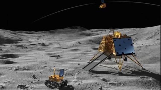 根据外媒报道，NASA近日首次拍摄到了印度月球探测器“月船2号”的痕迹
