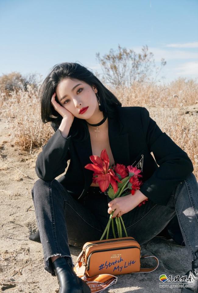 韩国女模特卞晶夏近日飞往美国洛杉矶，在当地街头拍摄一组时装杂志写真