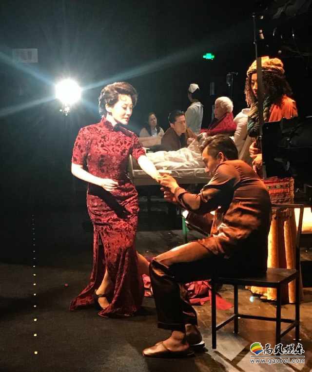 许晴晒出话剧如梦之梦现场彩排照香兰一梦已至七年彩排ing