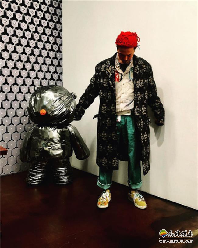 人气组合BIGBANG成员G-Dragon(权志龙)公开近照！独特时尚感吸引视线