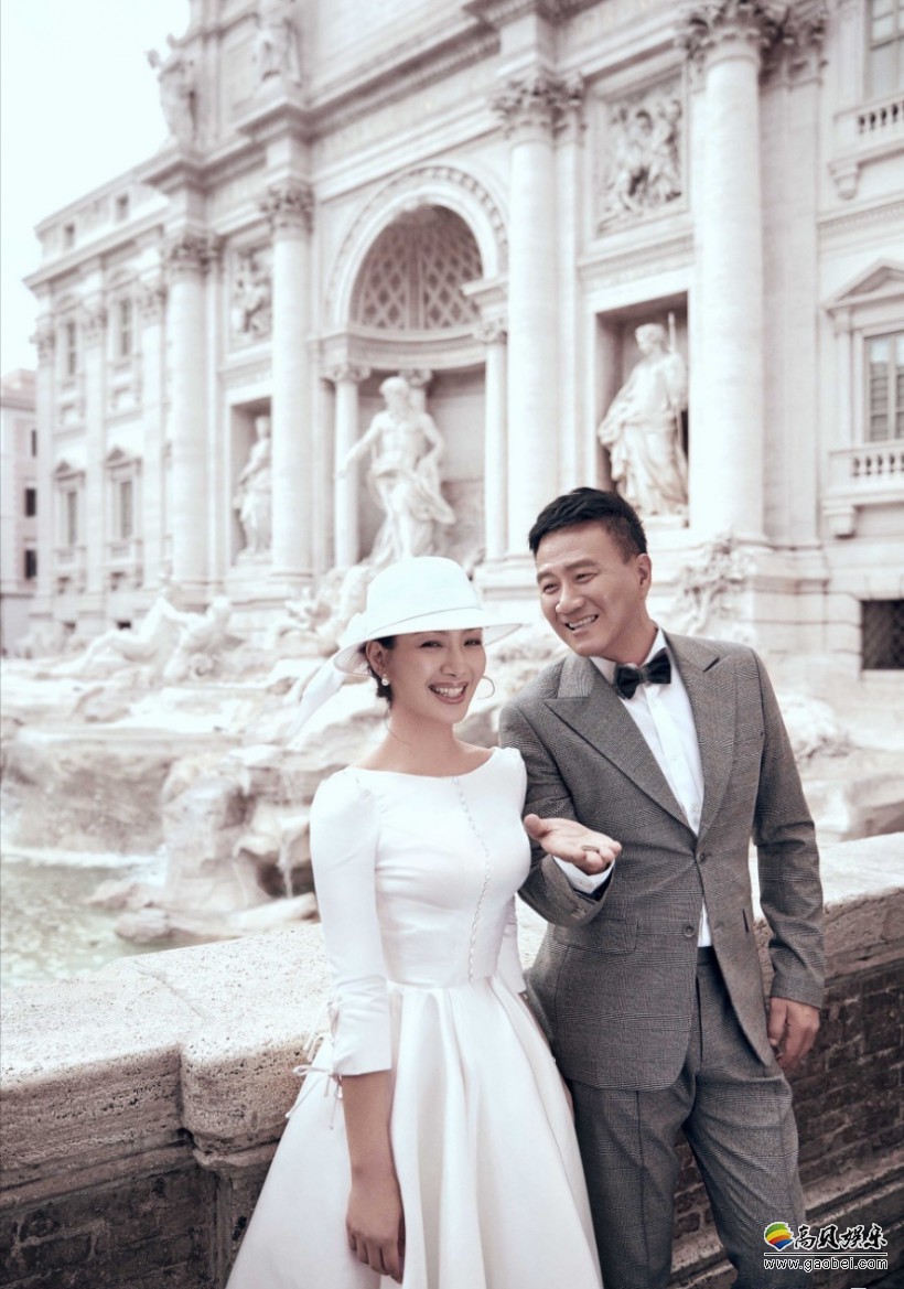胡军与妻子卢芳拍摄婚纱时尚大片曝光,二人再次来到二十年前求婚的