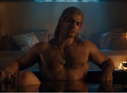 美剧《巫师》“澡盆杰洛特”场景，亨利卡维尔选择“脱水”三天还原角色