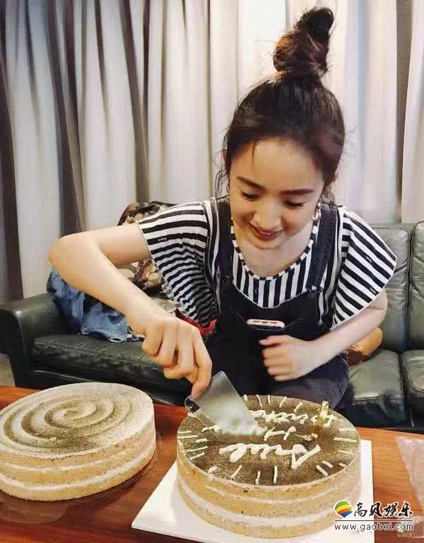 林依晨微博晒出照片庆祝和老公结婚五周年纪念日！算是澄清老公出轨传闻