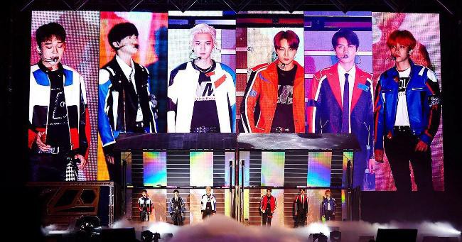 EXO於12月31日举办安可演唱会，通过NAVER VLIVE+进行全球实况直播