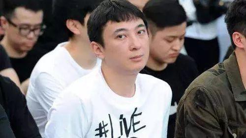 媒体采访接近万达消息人士表示，还债款项应该是由王思聪自己想办法筹措