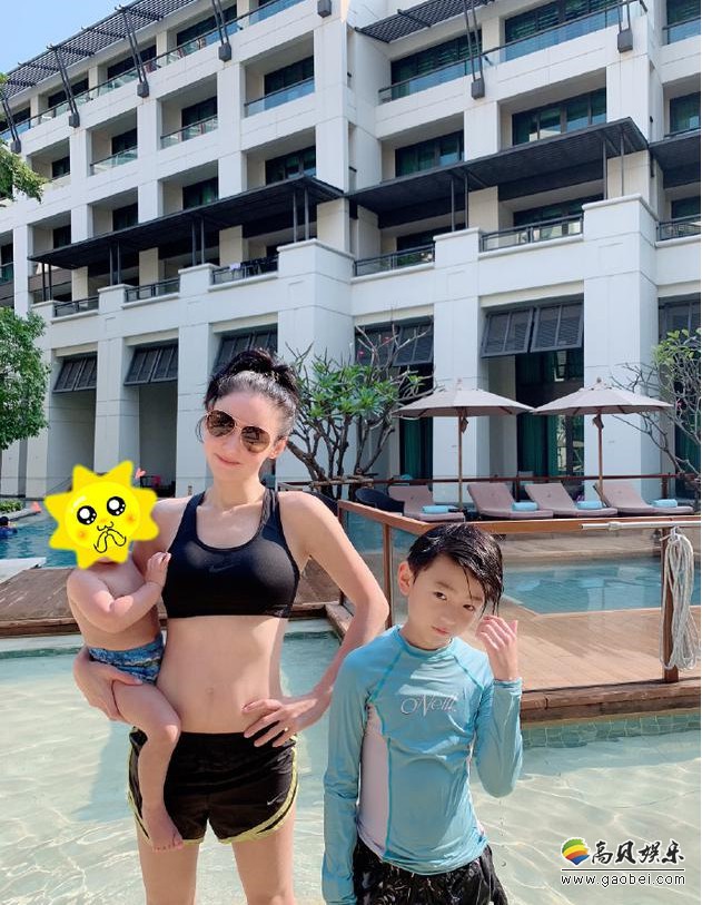 张柏芝晒出与9岁二子Quintus和1岁幼子Marcus同框照，三人同框超温馨