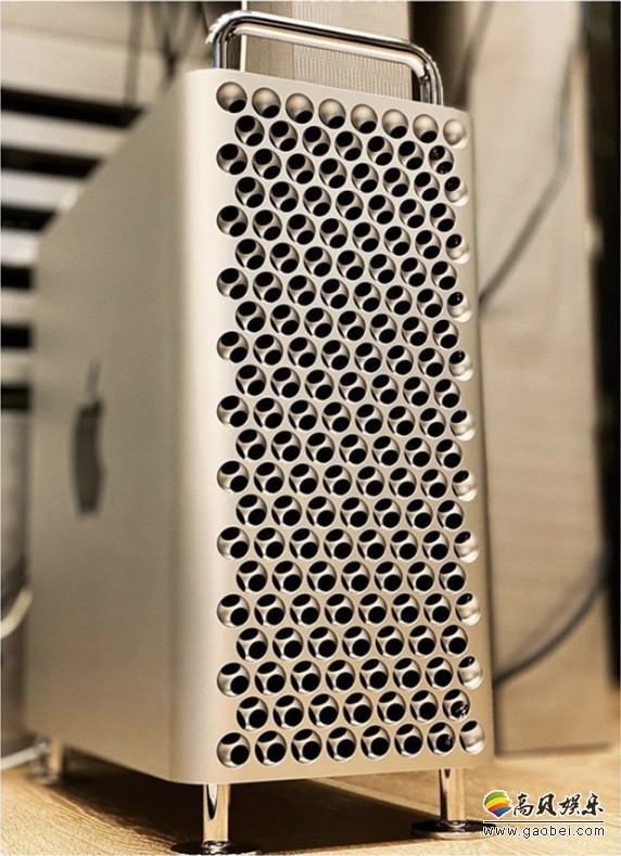 知名歌手林俊杰在自己的ins上晒出了自己全新的办公电脑！苹果Mac Pro