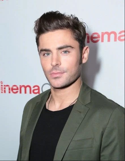 《歌舞青春》《重返十七岁》男演员扎克·埃夫隆突然染病，一度生命垂危