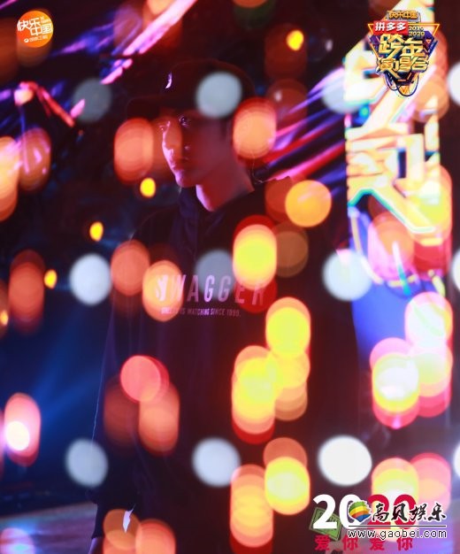 湖南卫视跨年演唱会历来是年轻人“春晚”各位明星嘉宾陆续前往海口彩排
