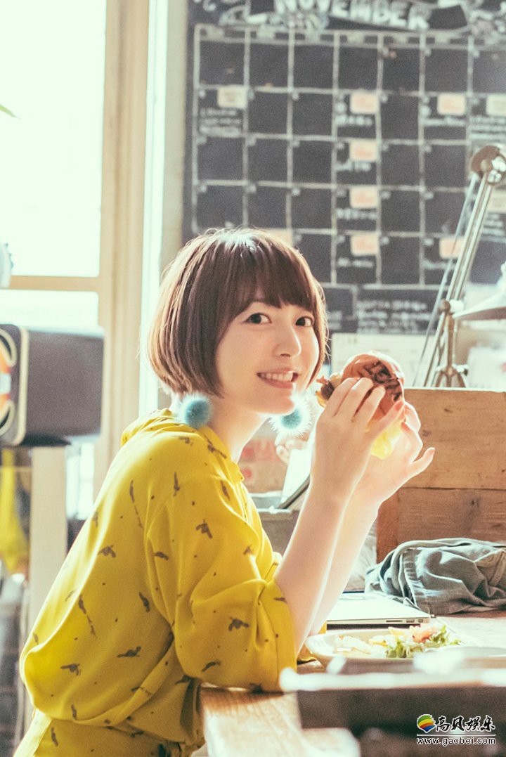 日本知名声优花泽香菜微博送出新年祝福，自己在中国广州吃饺子迎接新年