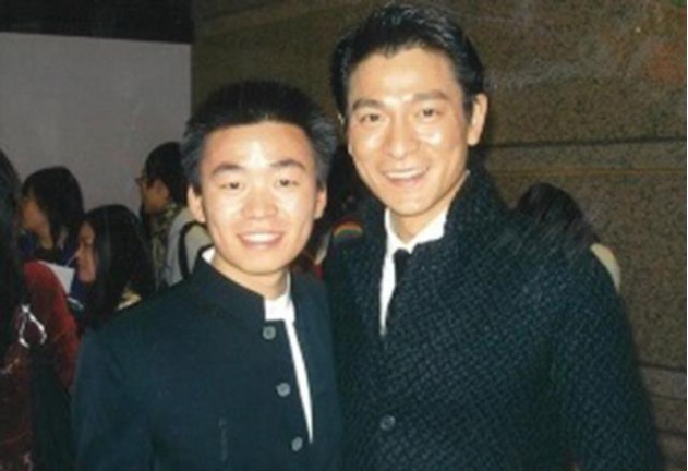 王宝强谈及和偶像刘德华合作：被教演戏，被教跳舞，简而言之，恭喜发财