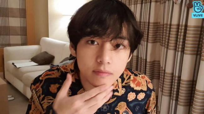 作为靠业务能力也靠脸吃饭的爱豆，防弹少年团V对自己颜值可谓要求严苛