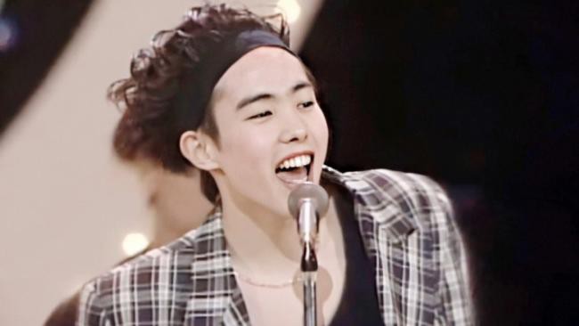 一夜爆红是什么滋味？50岁梁俊日被10代学生们熟悉，外号「90年代GD」