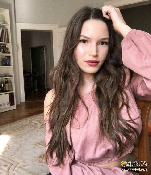 蒋劲夫乌拉圭前女友回应蒋劲夫起诉，曝光与“蒋劲夫母亲”之间短信记录