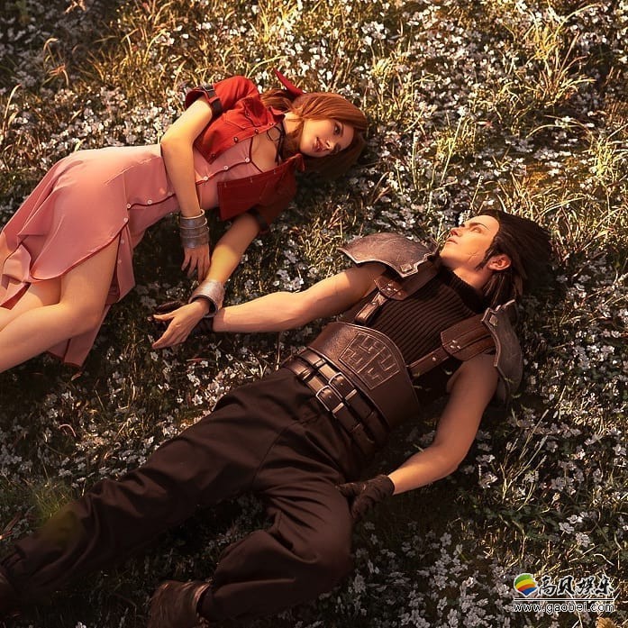 俄罗斯Cosplayer《最终幻想7：重制版》COS美图，COS爱丽丝和扎克斯