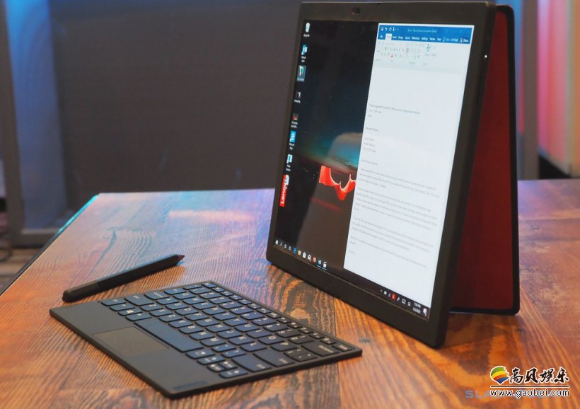联想正式发布其首款可折叠个人电脑ThinkPad X1 Fold，将于年中正式上市