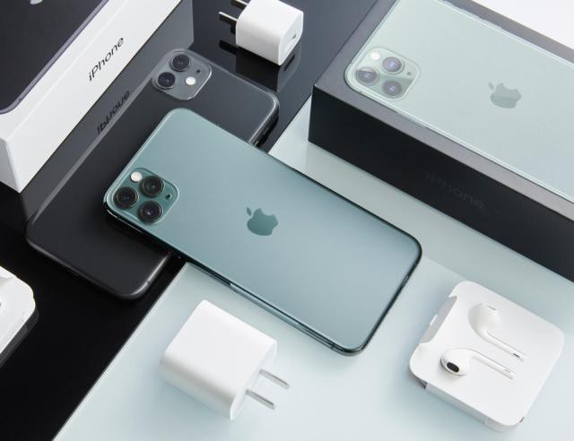 据彭博社透露，去年12月iPhone中国市场出货量约318万，同比增长18.7%