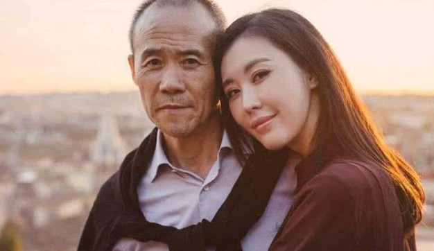 田朴珺再次更新博文！配文五个字“吃饱了撑的”疑似否认和王石婚姻危机