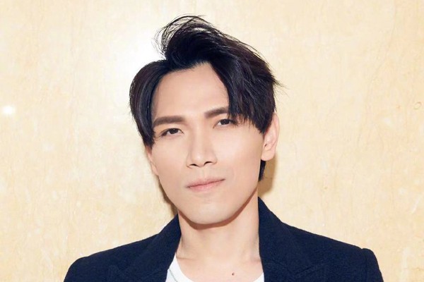 歌手杨宗纬发布微博似乎话有所指！不过该条微博在发出之后，已被他删除