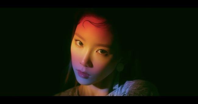 太妍将会推出改版专辑，当中名为「月蚀」新歌也在近日抢先公开亮点影片