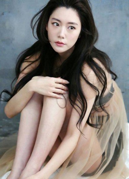 魅力女演员克拉拉李成敏，近几年忙于中华圈、亚洲区，以及韩国演艺活动