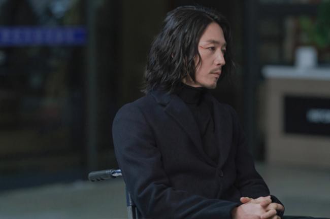 张赫出演OCN电视剧《如实陈述》扮演因爆炸事故，痛失未婚妻天才侧写师