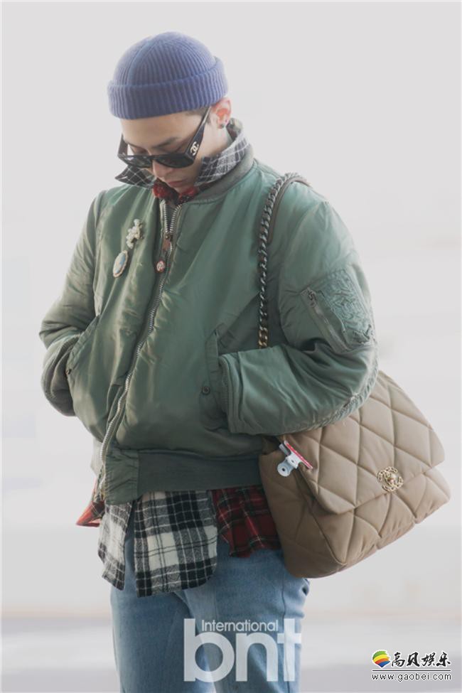 韩国人气组合BIGBANG权志龙仁川机场出发，因时装秀行程前往法国巴黎