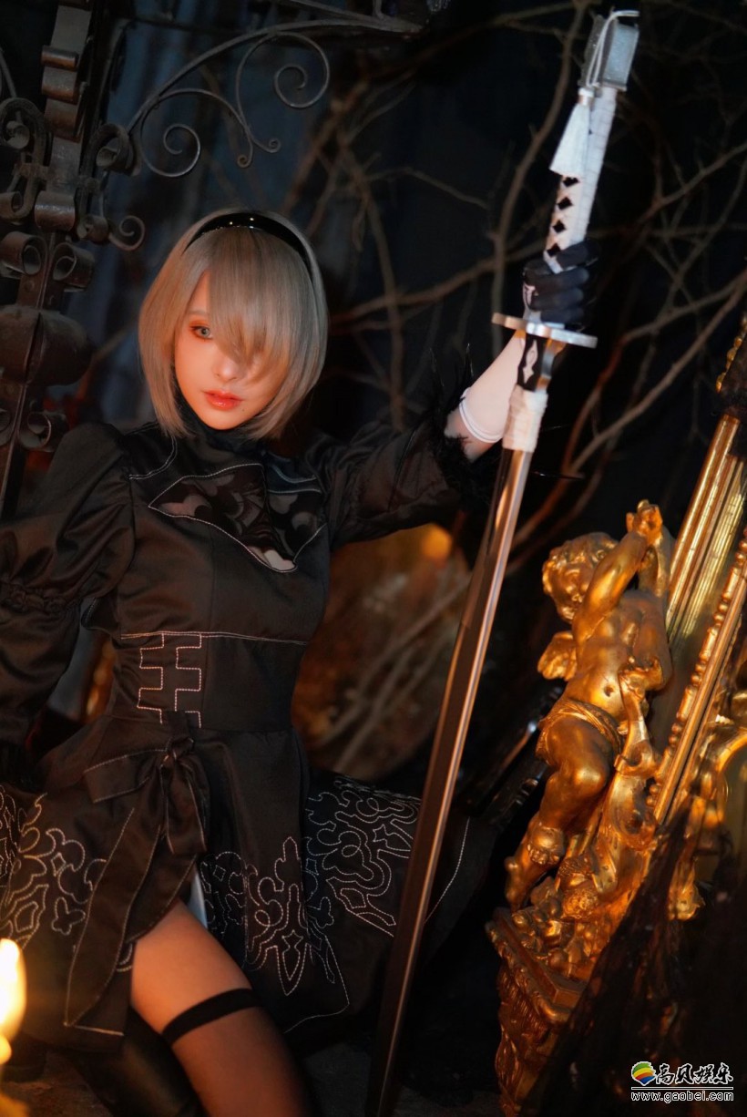 日本女演员桃乃木香奈推特放出自己Cos照片，不错的身材，笑起来很迷人