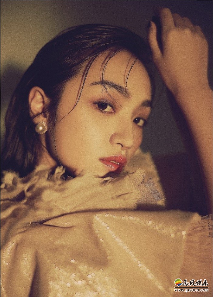 网剧《唐人街探案》索朗美淇扮演美女游戏高手，和队友们决赛圈绝地反击