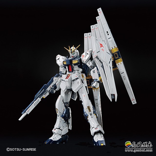 《机动战士高达 逆袭的夏亚》新模型“RG 1/144 ν高达 钛合金质感Ver.”