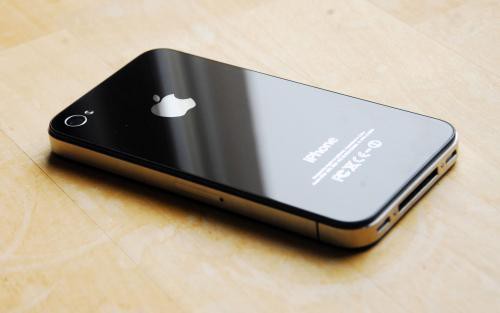苹果iPhone 4系列是毫无争议的巅峰，创造苹果手机产品的多个“第一次”