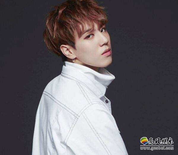 GOT7成员YuGyeom为某杂志拍摄最新写真照，青春率真气质吸引粉丝目光