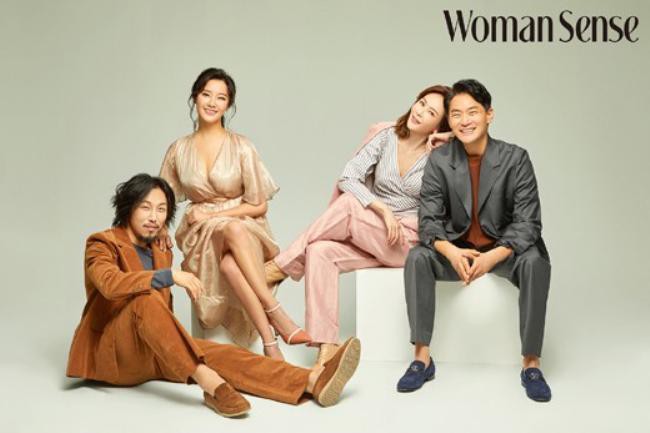 李俊赫与多位韩国艺人携手为某杂志最新一期拍摄写真，其乐融融和谐画面