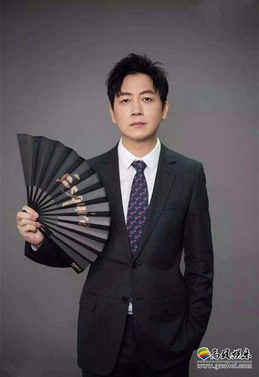 潘粤明微博发布表情为儿子庆祝11岁生日！他一直以这样的方式为顶顶庆生