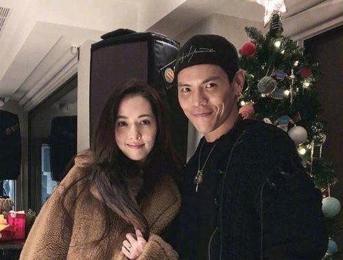 向佐晒出和郭碧婷戴口罩头贴头照片秀甜蜜！称在日本没有被歧视很亲切感
