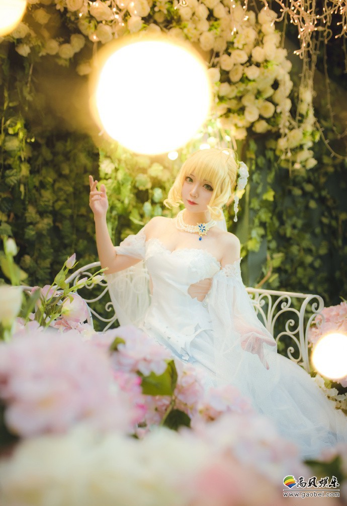 国内COSER《Fate/stay night》阿尔托利亚·潘德拉贡白色阿瓦隆庆典礼服