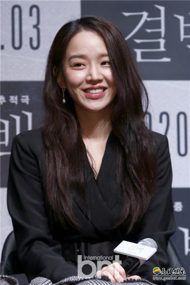 韩国电影《洁白》首尔江南区CGV电影院举行制作发布会，主演申惠善出席