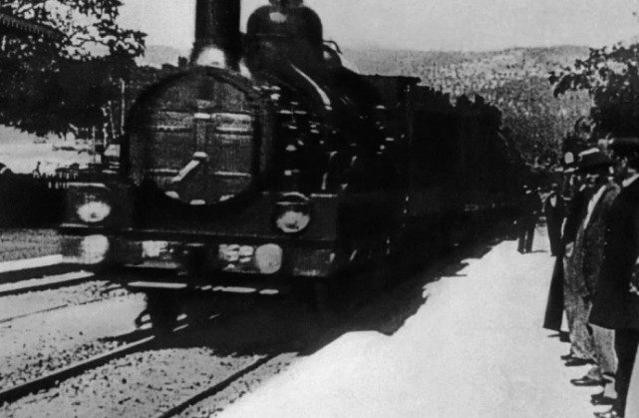 油管UP主借助AI算法将世界第一部电影《火山进站》重制为4K 60FPS版本