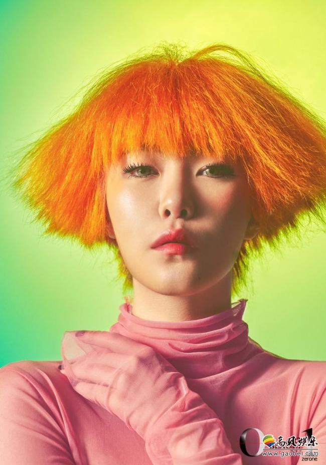 韩国女艺人Yeji“复活的自然”主题，为某视觉艺术杂志拍摄了一组写真照