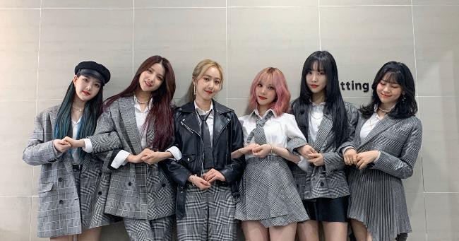 在上周回归后，GFriend迅速成为音乐节目三冠王，成为二月第三周第一名