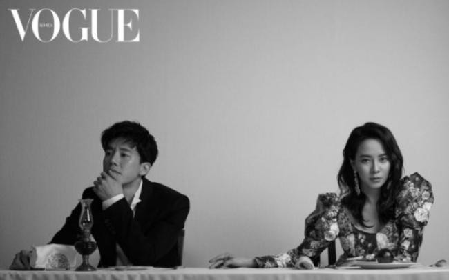 韩国艺人宋智孝、金武烈携手拍摄写真！不久前两人拍摄了电影《入侵者》