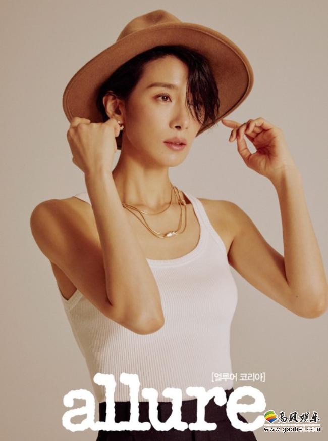 金瑞亨近日为某杂志最新一期拍摄一组时装写真！展示独有迷人中性女王范