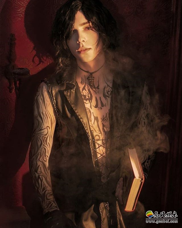 俄罗斯COSER完美COS《鬼泣5》新面孔V!高冷气质+种族天赋帅气面庞 俄罗斯COSER完美COS《鬼泣5》新面孔V!高冷气质+种族天赋帅气面庞