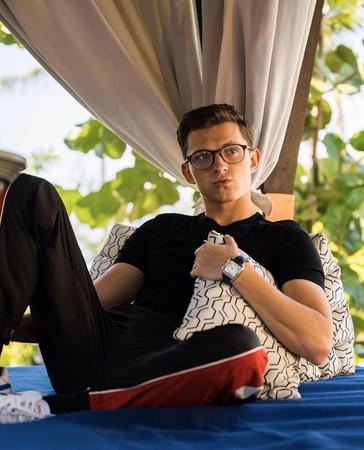 荷兰弟汤姆赫兰德删除Instagram，最后更新停留在宣传《怪医》活动照片