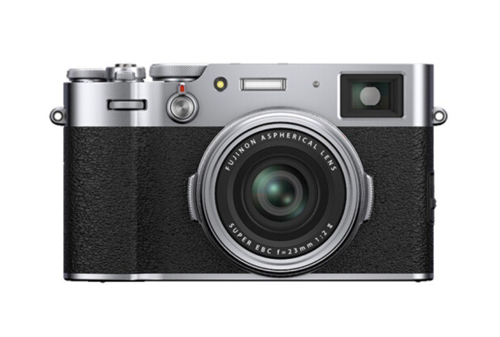 富士发布了X100V微单相机，2610万像素，更换了全新23mm 的F2.0镜头