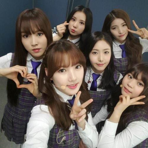 GFriend女团受到新冠肺炎影响，签售会竟发生让成员们泪洒舞台尴尬事件