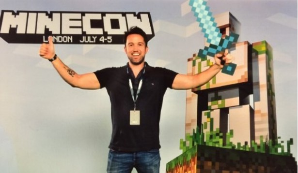 某访谈节目中《我的世界》电影前导演接受采访，并谈到了他当时离职感受