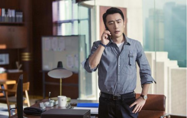 黄轩主演《完美关系》正在热播，高能演讲展现台词功底！赋予角色生命力