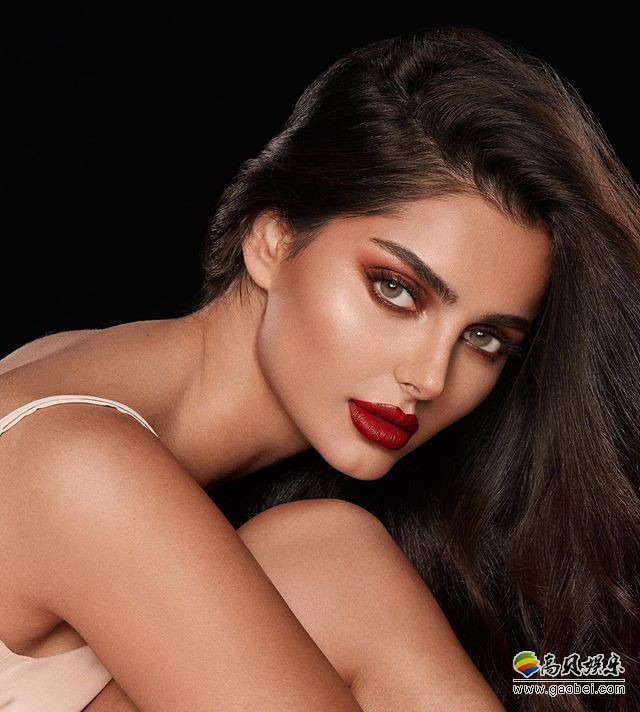 伊朗第一超模mahlagha jaberi精致妆容 魔鬼身材!已有超过300万粉丝