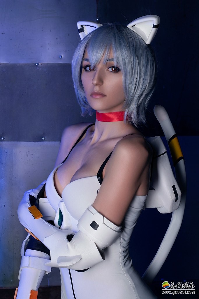 俄罗斯美女COSER：颜值超高，身材没得说，能让COS各种角色显得很性感